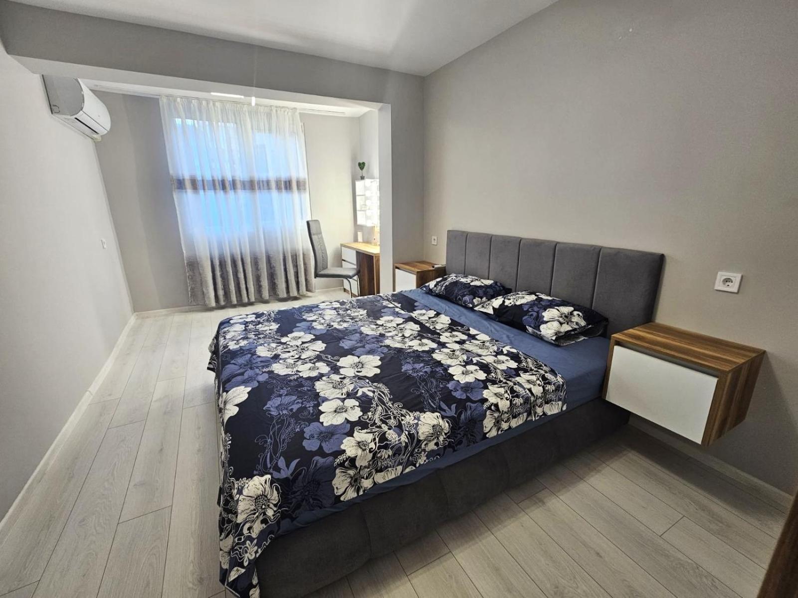 Apartment Bohemi With Free Parking Бургас Екстериор снимка