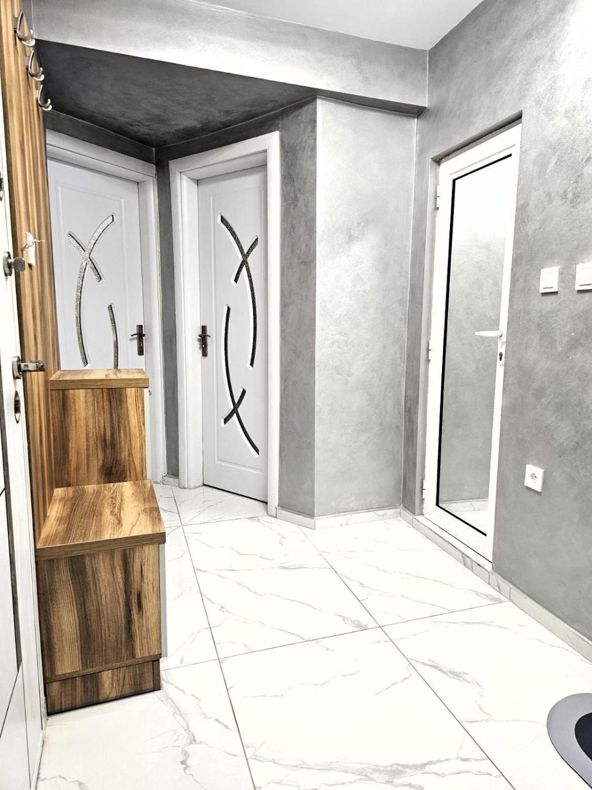 Apartment Bohemi With Free Parking Бургас Екстериор снимка